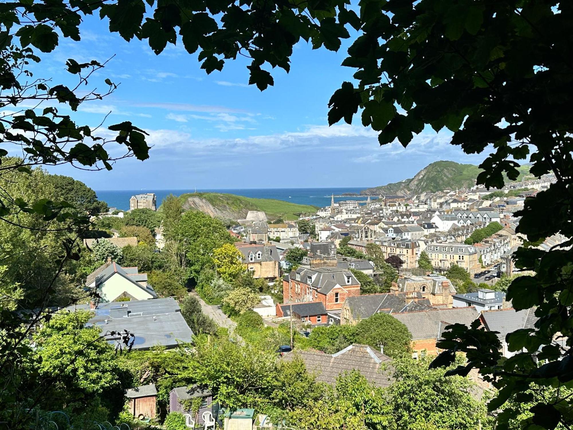 3 Bed Georgian Grade II Listed Townhouse Close To Tunnel Beaches Ilfracombe Kültér fotó